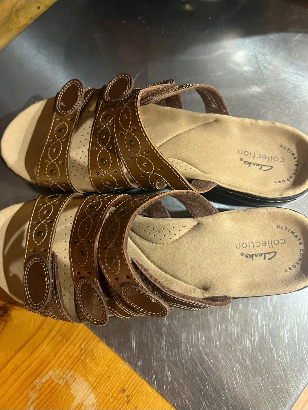 Clarks Brown Triple-Strap Leather Slide Sandals Leisa Cacti sz 6.5